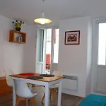 St Jean De Luz, Centre Ville 2 Pieces, Plage A Pied - 3 Etoiles